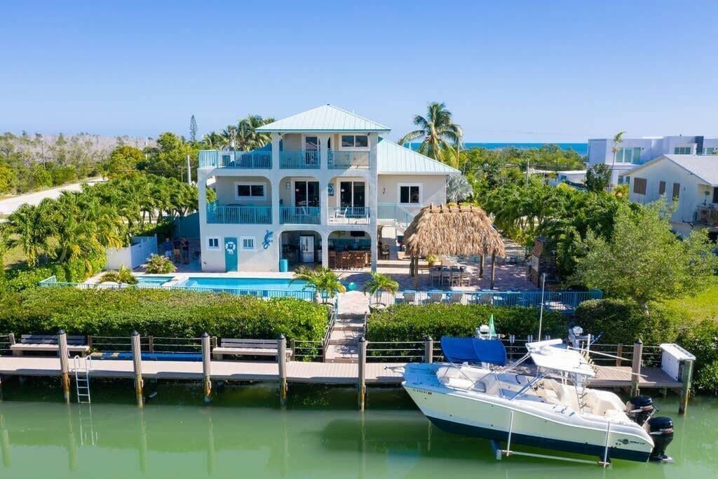 Sombrero Beach Rentals - Waterfront Florida Keys Home on Sombrero Beach Road