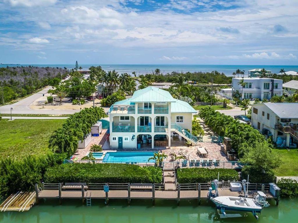 Sombrero Beach Rentals - FloridaKeyVillas.com