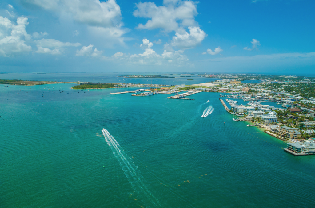Ride your boat into Marathon Florida and stay a week at a Villas with a dock. FloridaKeysVillas.com