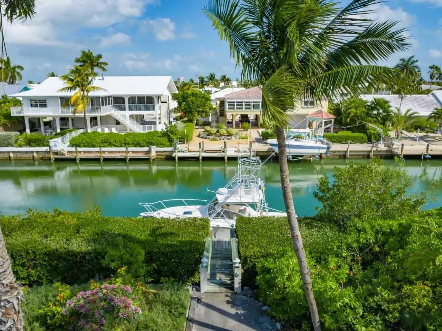 Florida Keys Vacation Rentals. Boat dock and pools. FloridaKeysVillas.com