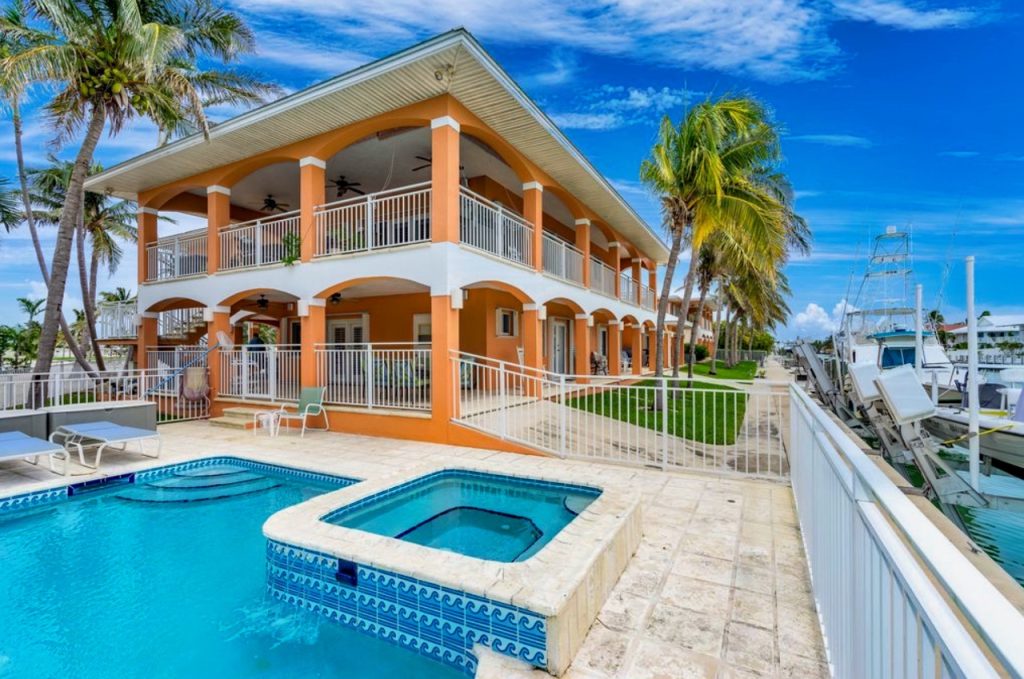 Key Colony Beach Vacation Rentals 711 8 Street Key Colony Beach, Florida. FloridaKeysVillas.com