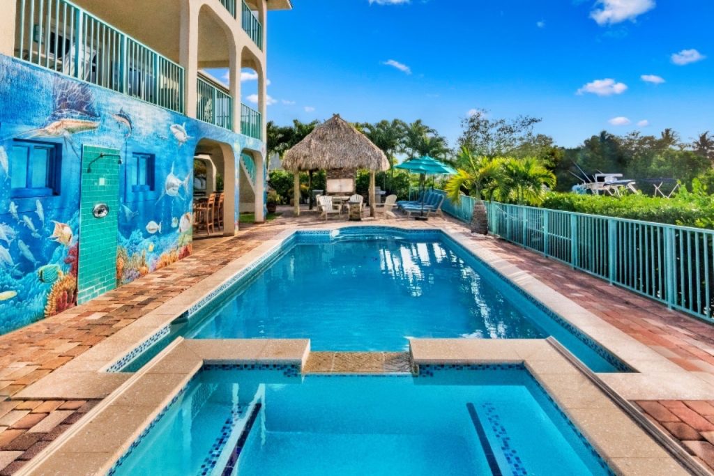 Vacation Rentals with Private Pools in the Florida Keys - FloridaKeysVillas.com