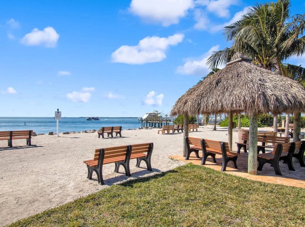 Sunset Beach at Sunset Park in Key Colony Beach. FloridaKeysVillas.com