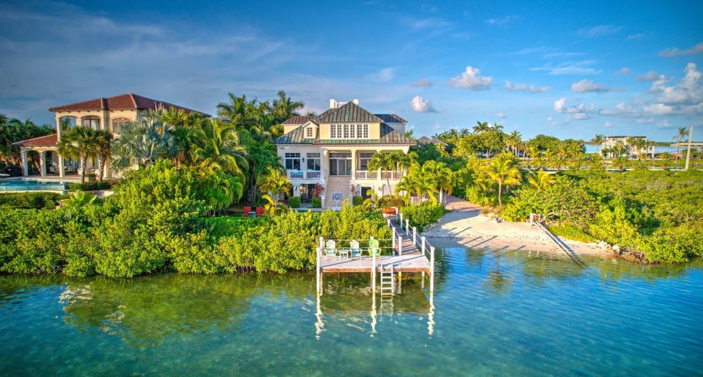 Waterfront rentals with Private Docks at FloridaKeysVillas.com