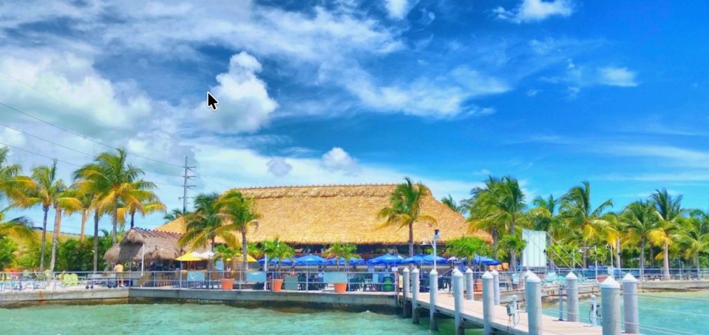 Waterfront Restaurants and bars are the most popular in the Florida Keys. FloridaKeysVillas.com