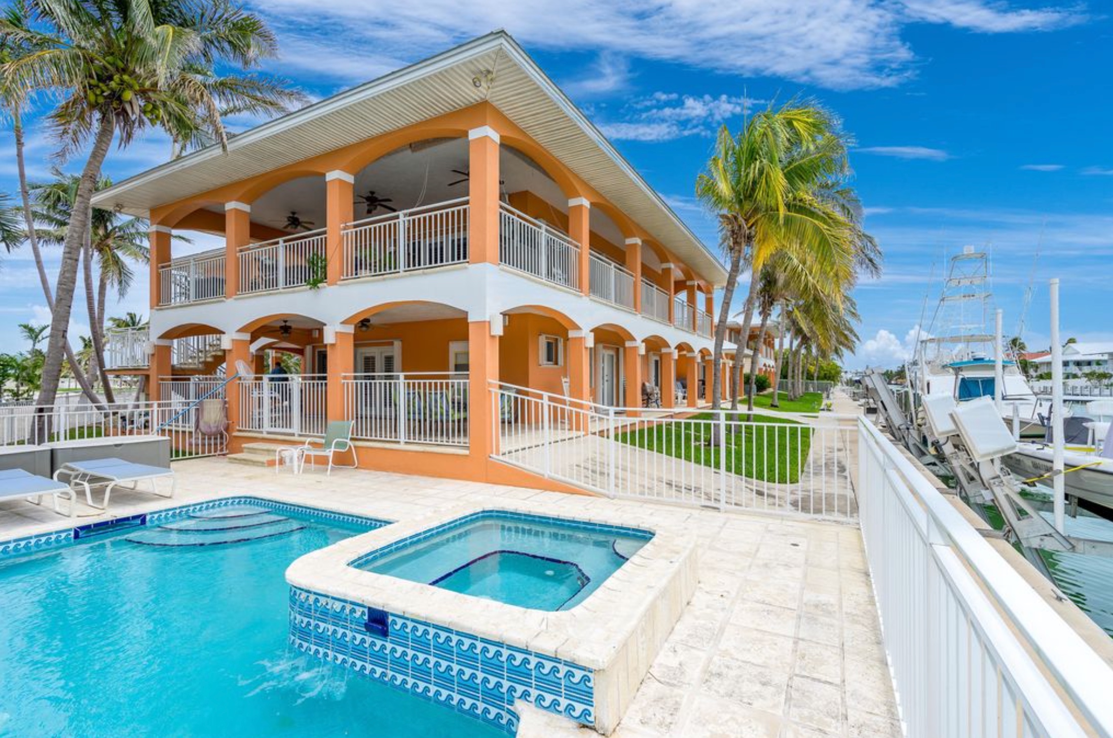 Discover Key Colony Beach Rentals on FloridaKeysVillas.com Image