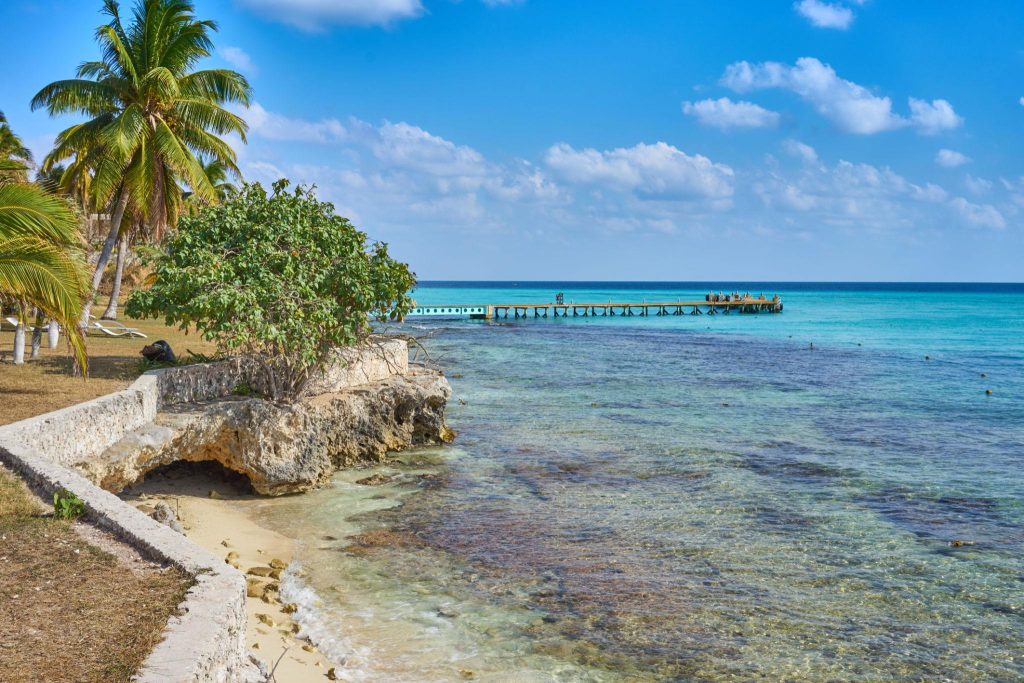 Sombrero Beach in Marathon Florida with calm clear water. FloridaKeysVilla.com