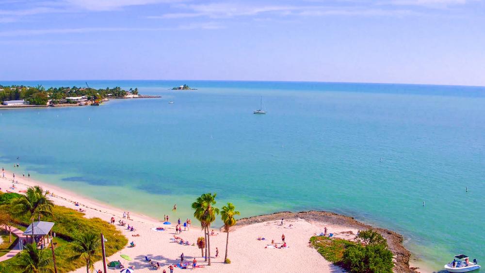 Sombrero Beach and Atlantic Ocean with beautiful turquoise waters. FloridaKeysVillas.com
