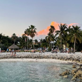 Sunset Park Beach Key Colony Beach at sunset. FloridaKeysVillas.com
