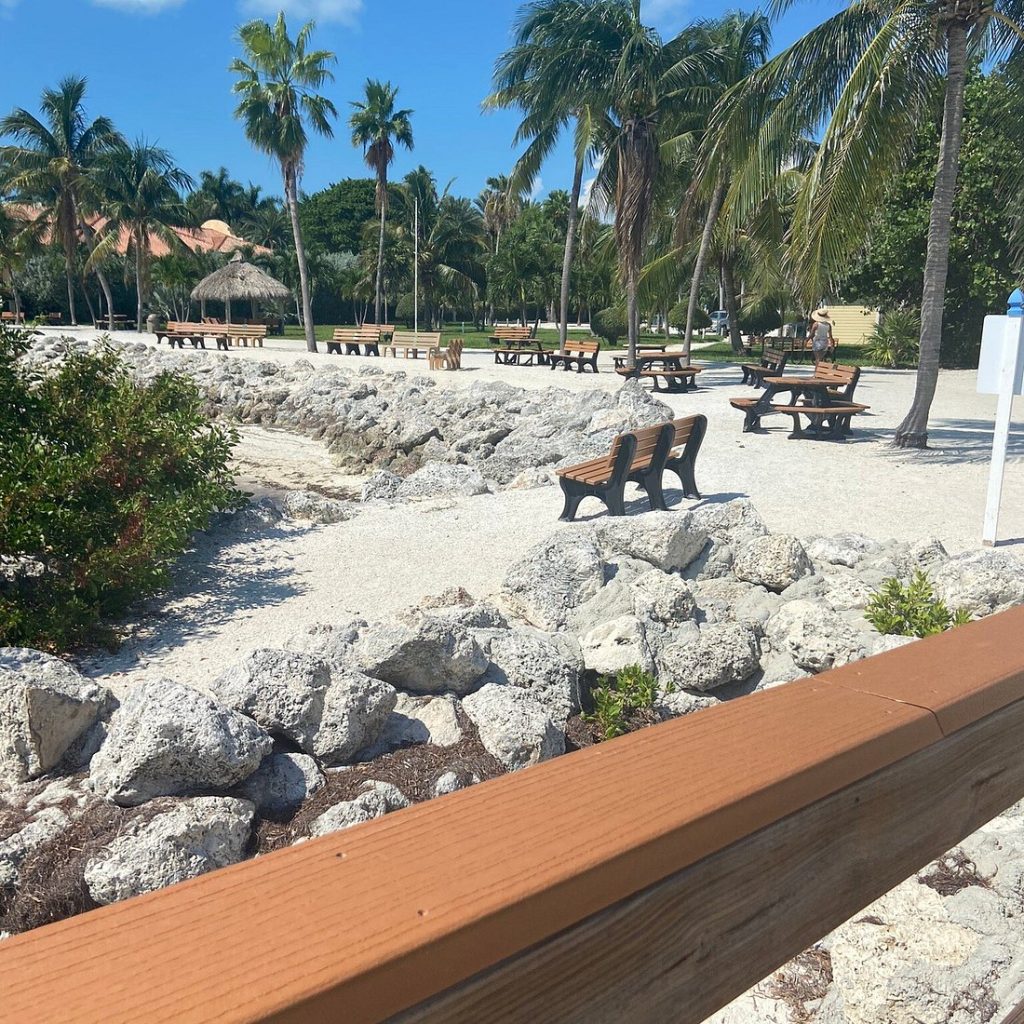 Sunset Park Beach in Key Colony Beach Florida. Enjoy Free Concerts at the Beach. Booking Direct and Save with FloridaKeysVillas.com