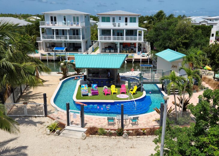 Marathon Florida Vacation Homes with private Pools. FloridaKeysVillas.com